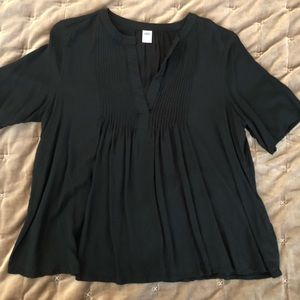 Black cropped swing blouse